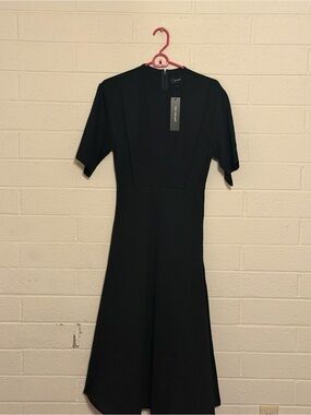 NWT Toit Volant Black Minimalist Short Sleeve Dress
